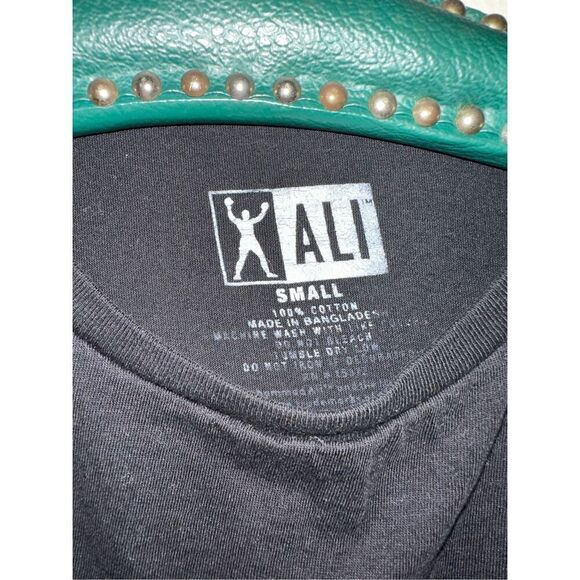 Muhammad Ali Graphic T-Shirt Size Small - Picture 3 of 4